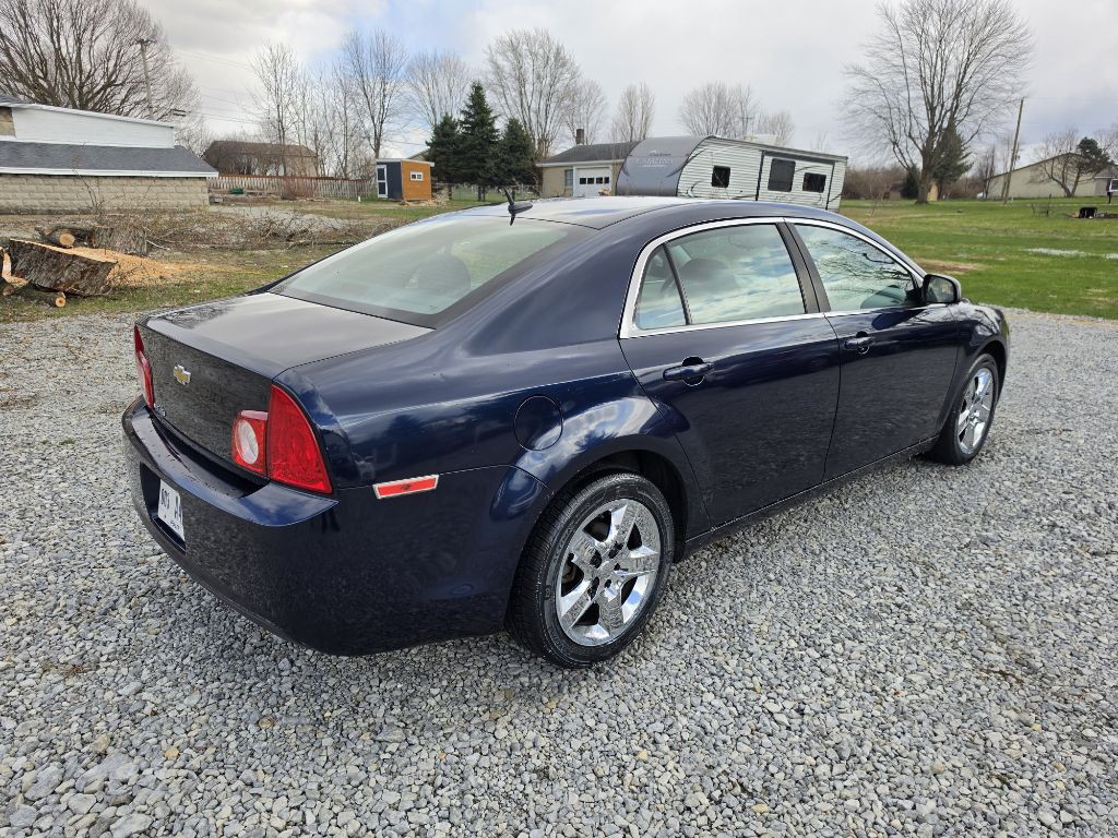 2011 Chevrolet Malibu Image 4