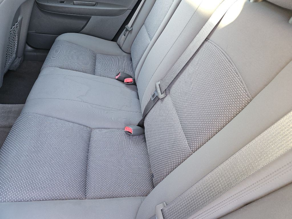 2011 Chevrolet Malibu Image 8