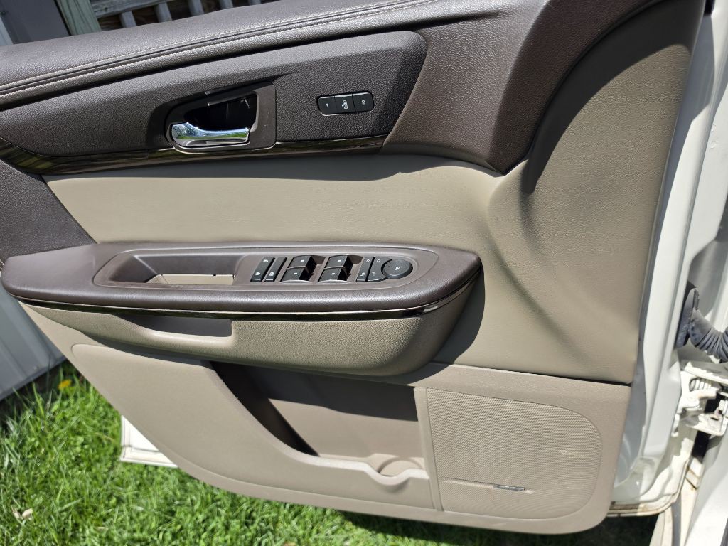 2015 GMC Acadia Image 9