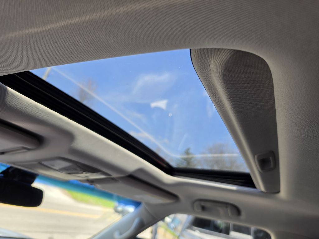 2014 INFINITI QX80 Image 10