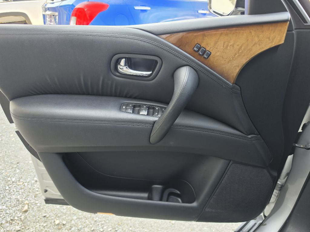 2014 INFINITI QX80 Image 13