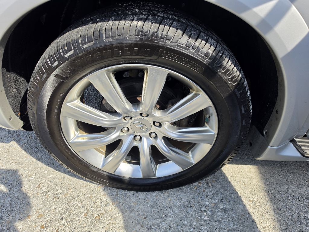 2014 INFINITI QX80 Image 12