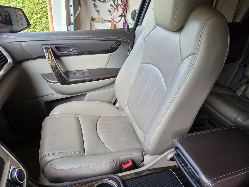 2015 GMC Acadia Image 11
