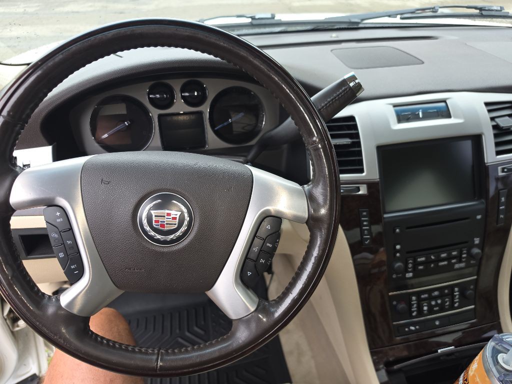 2007 Cadillac Escalade Image 7