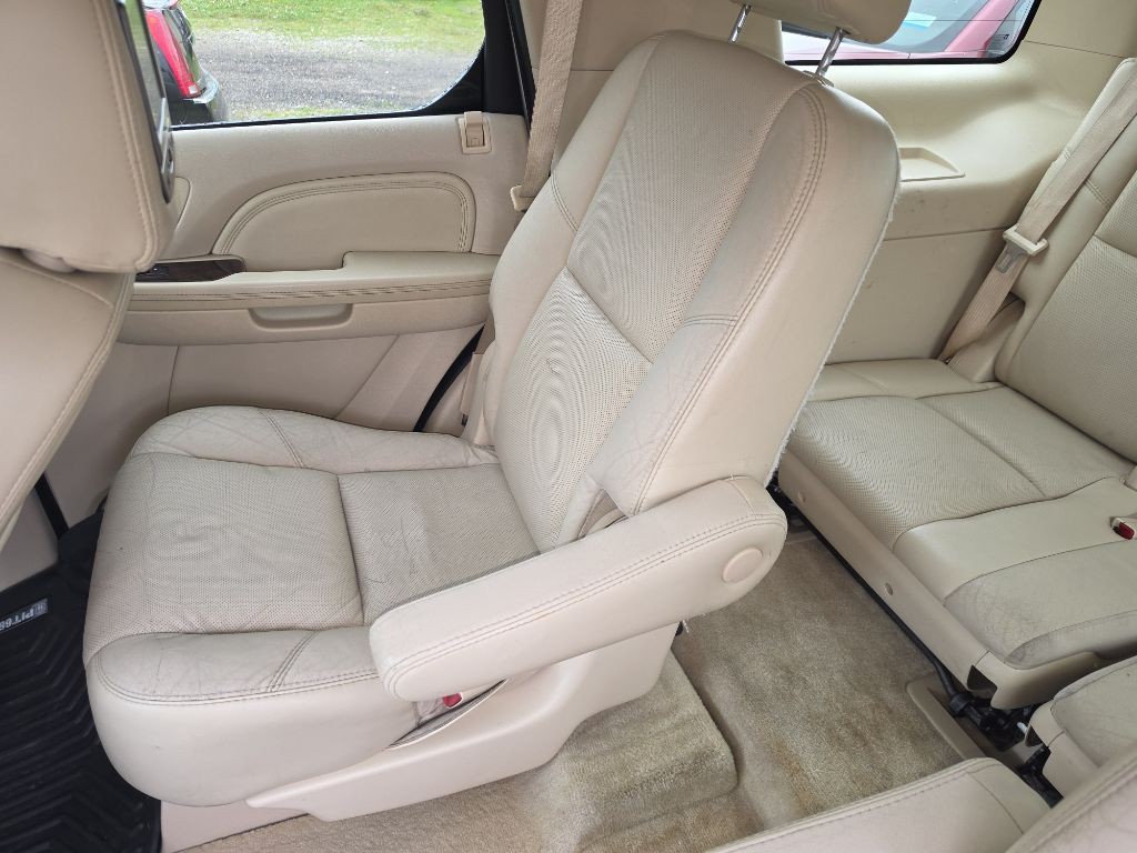 2007 Cadillac Escalade Image 9