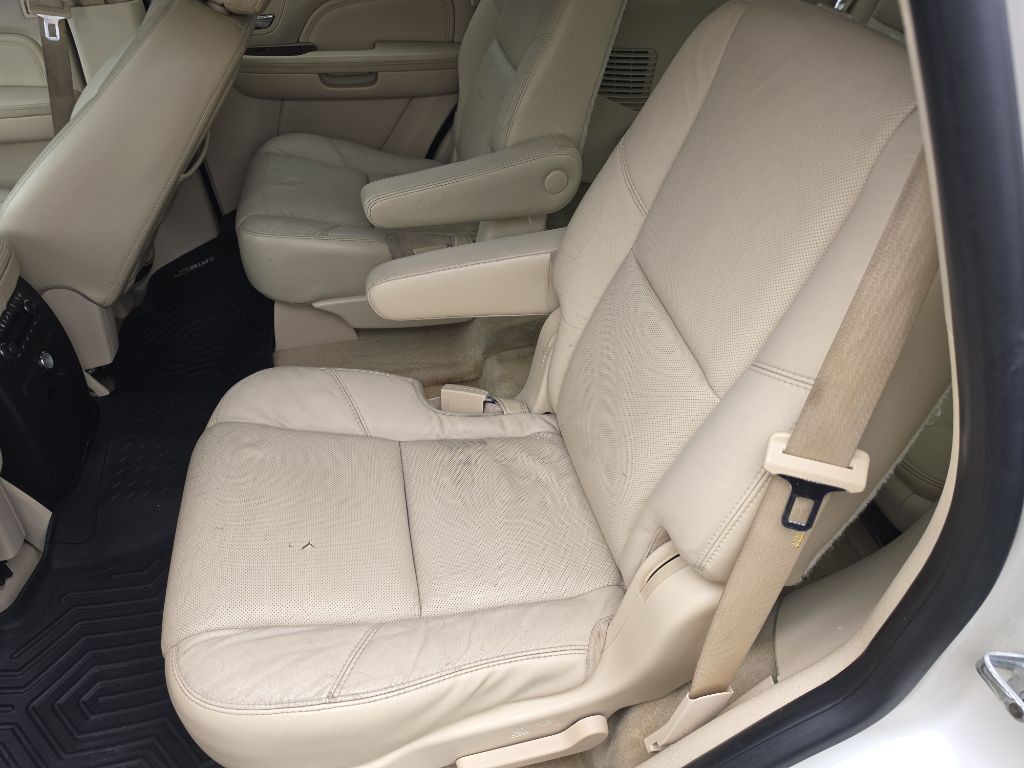2007 Cadillac Escalade Image 10