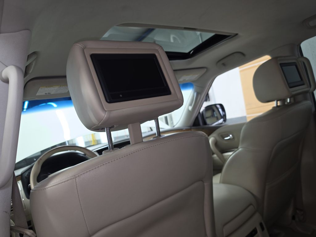 2014 INFINITI QX80 Image 6