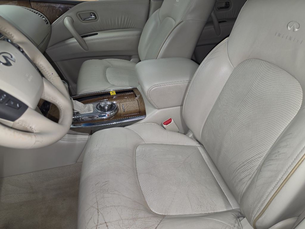 2014 INFINITI QX80 Image 9