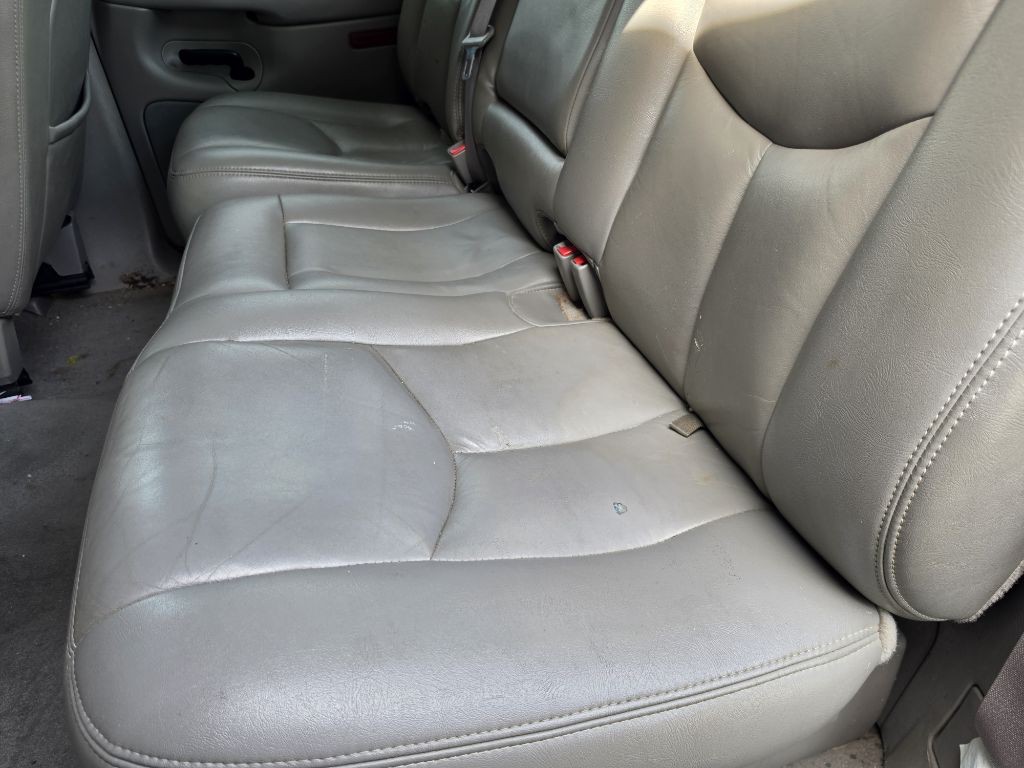 2005 Chevrolet Avalanche Image 8