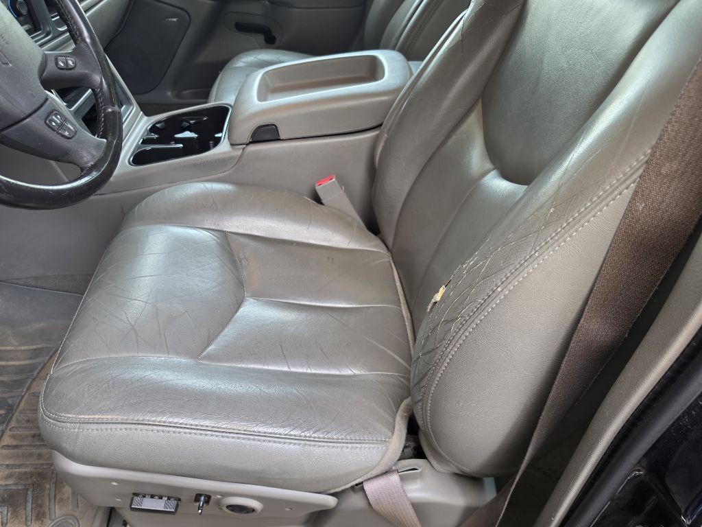 2005 Chevrolet Avalanche Image 10