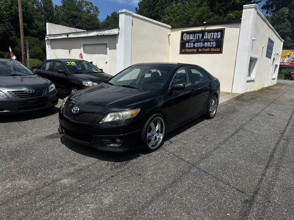 2010 Toyota Camry Image 2