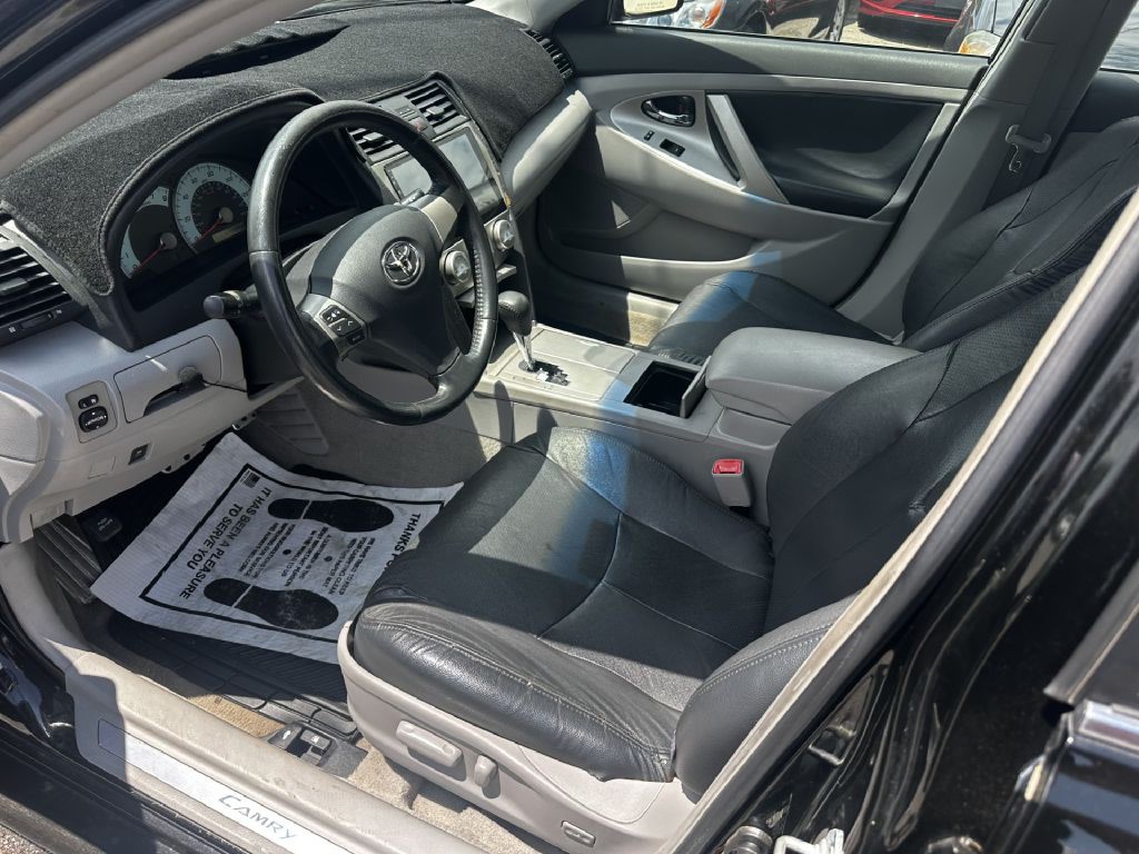 2010 Toyota Camry Image 4