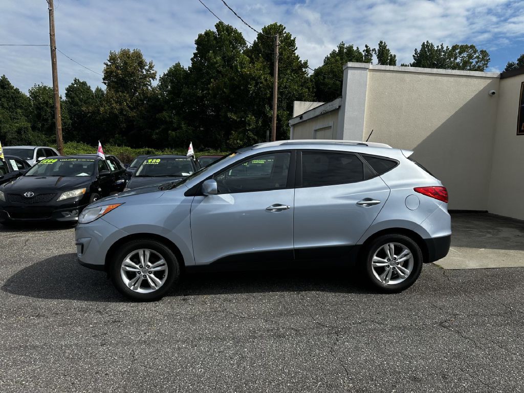 2011 Hyundai Tucson Image 1