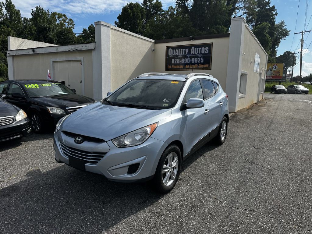 2011 Hyundai Tucson Image 2