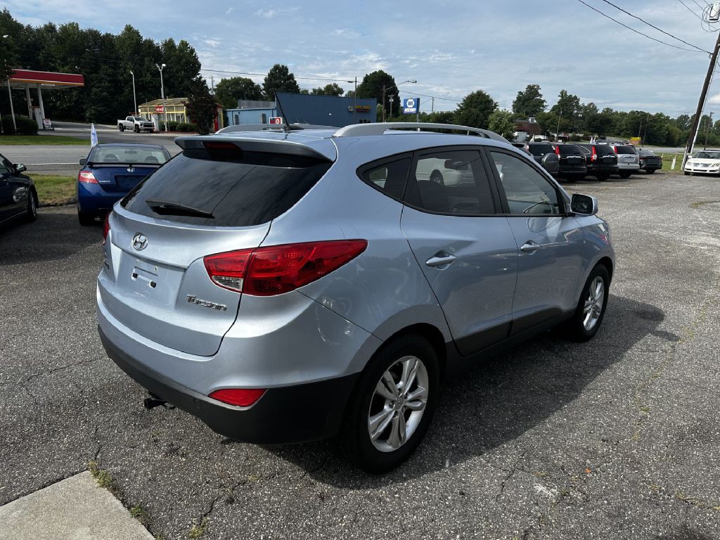 2011 Hyundai Tucson Image 3