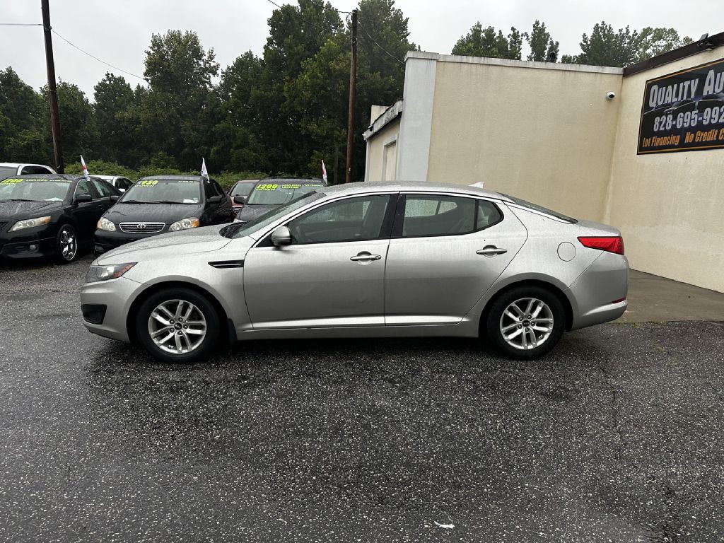 2011 Kia Optima Image 1