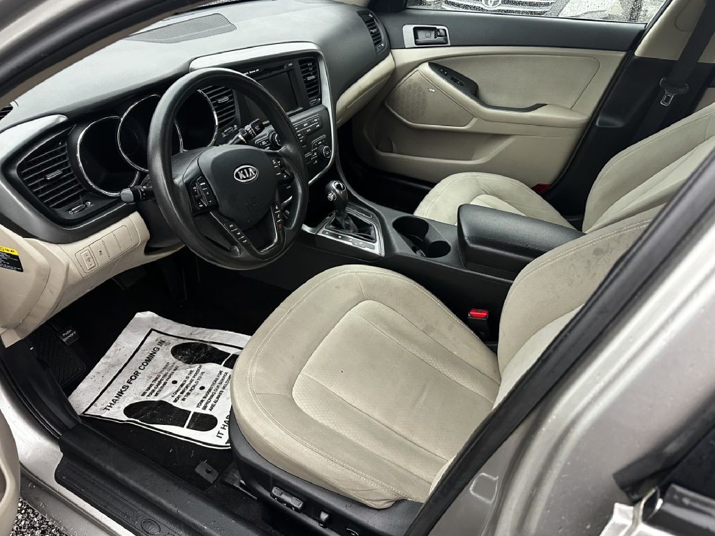 2011 Kia Optima Image 4