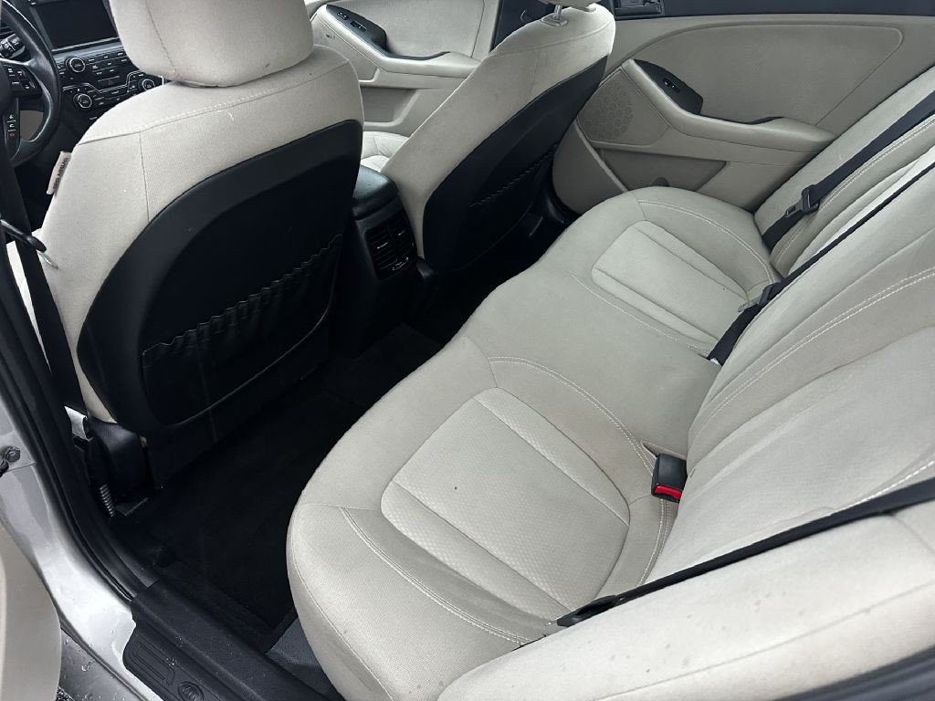 2011 Kia Optima Image 5