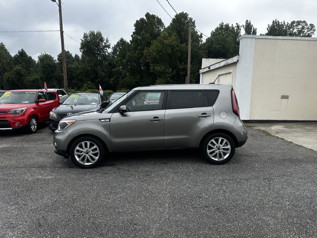 2017 Kia Soul Image 1