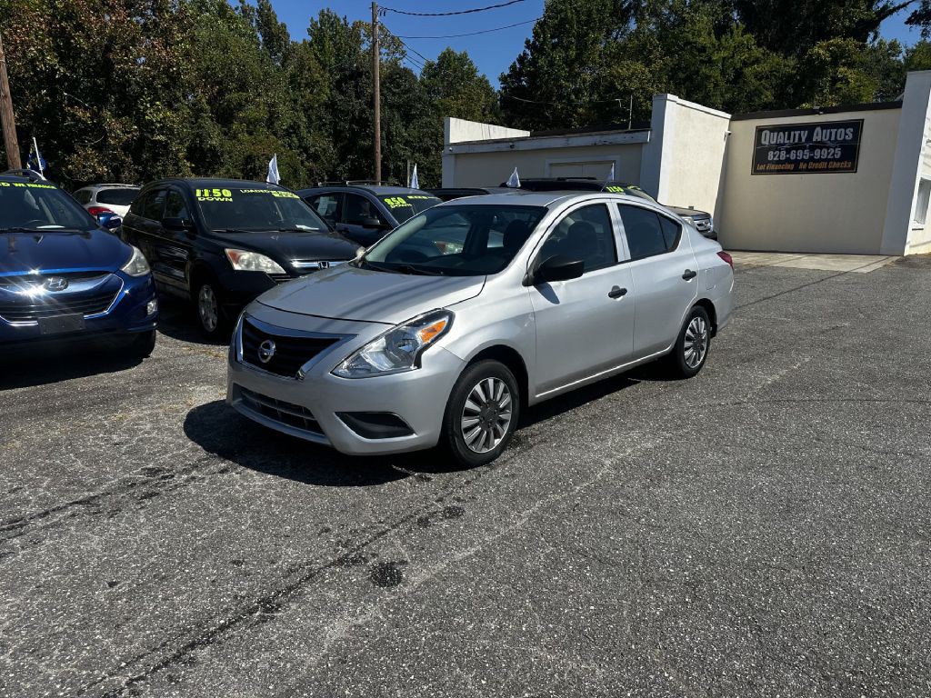 2019 Nissan Versa Image 2