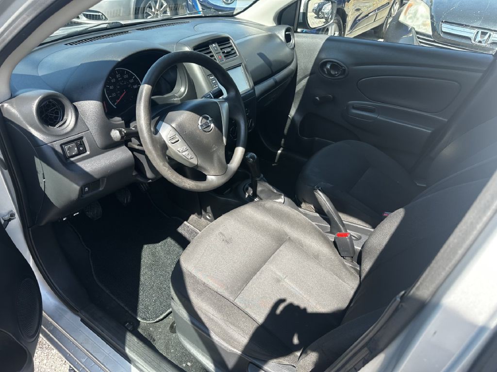 2019 Nissan Versa Image 4
