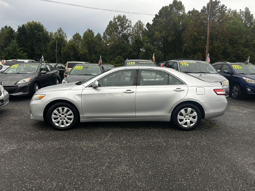 2010 Toyota Camry Image 1