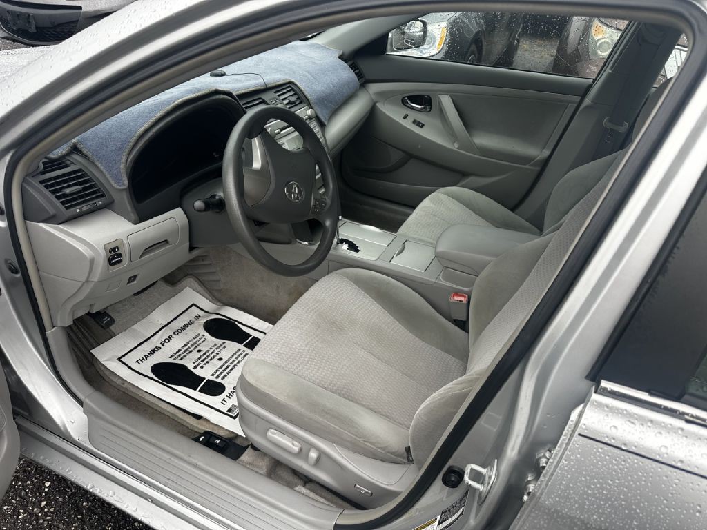 2010 Toyota Camry Image 4