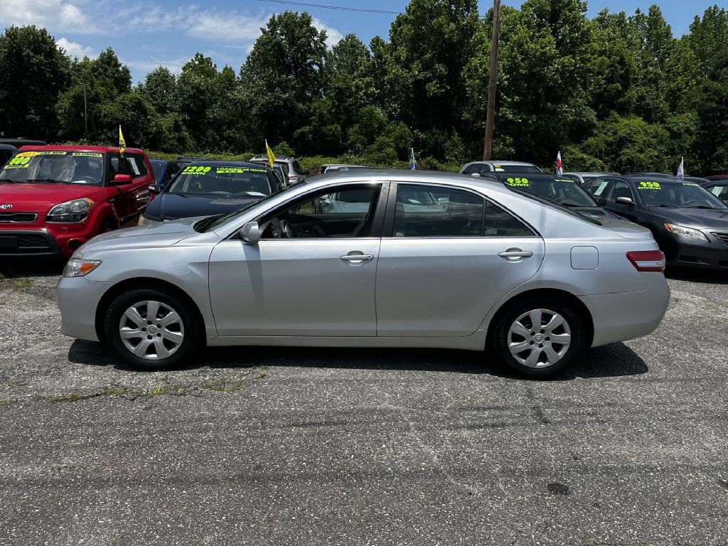 2010 Toyota Camry Image 1