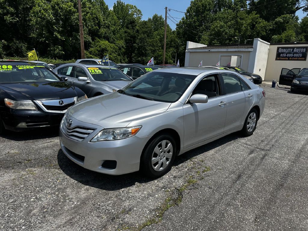 2010 Toyota Camry Image 2