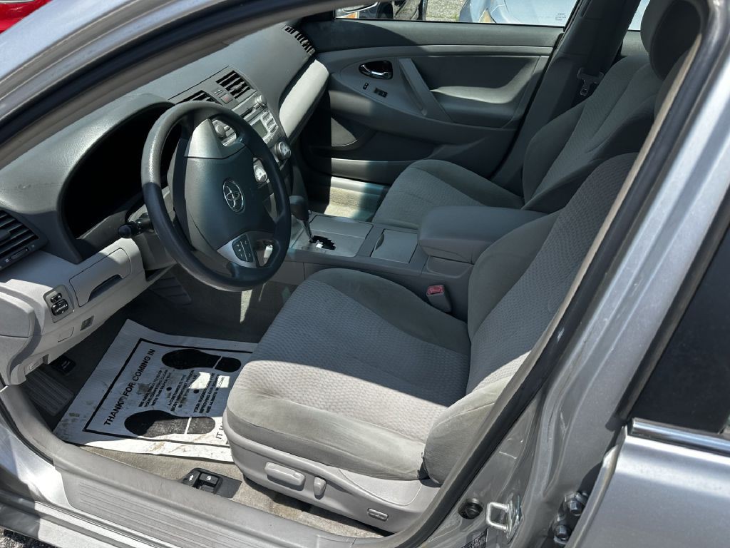2010 Toyota Camry Image 4
