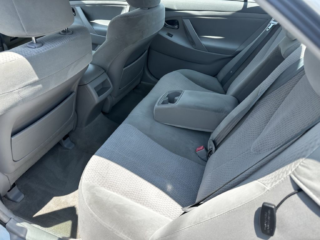 2010 Toyota Camry Image 5