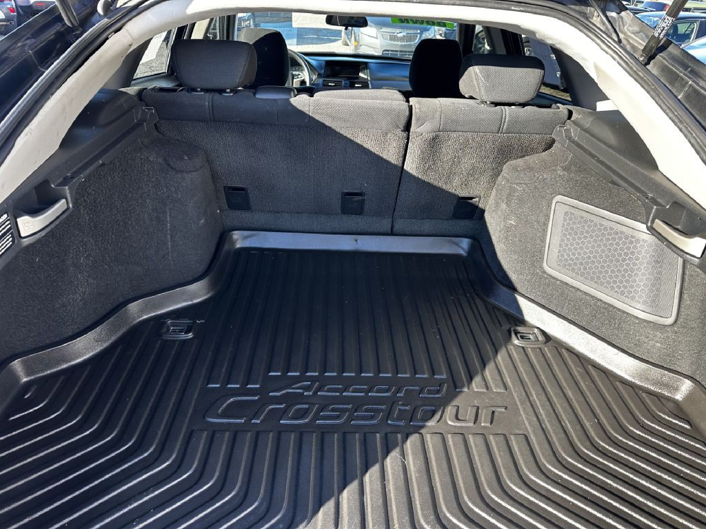 2011 Honda Crosstour Image 4