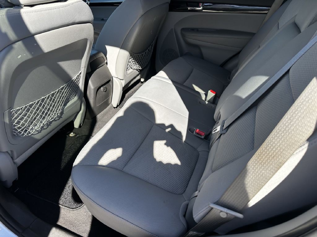 2011 Kia Sorento Image 6