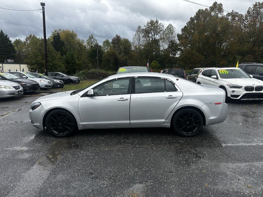 2011 Chevrolet Malibu Image 1