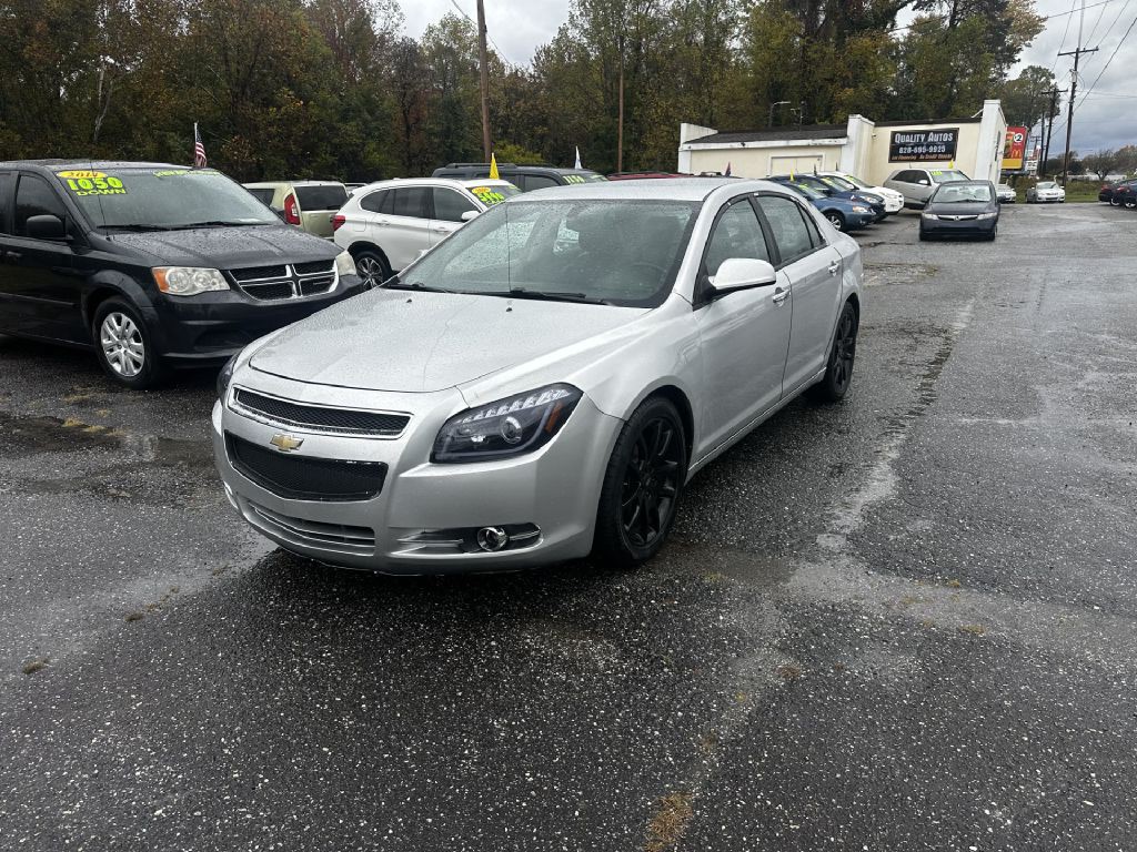 2011 Chevrolet Malibu Image 2
