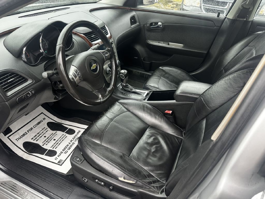 2011 Chevrolet Malibu Image 4