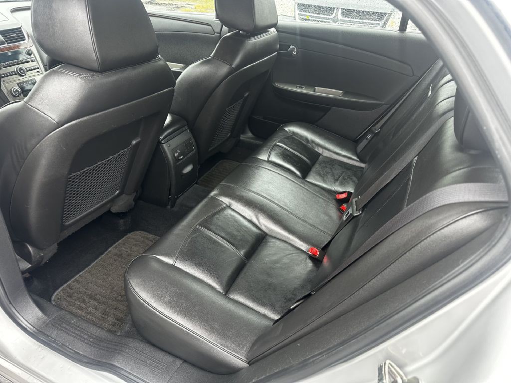 2011 Chevrolet Malibu Image 5