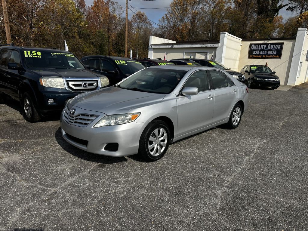 2010 Toyota Camry Image 2