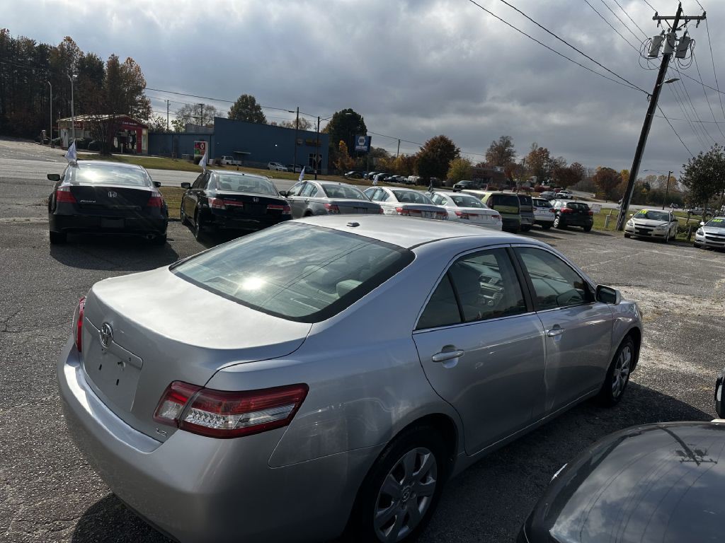 2010 Toyota Camry Image 3
