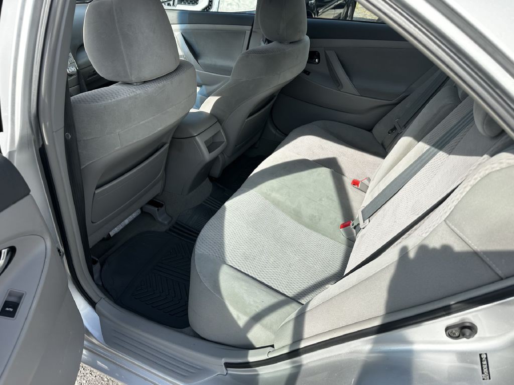 2010 Toyota Camry Image 5