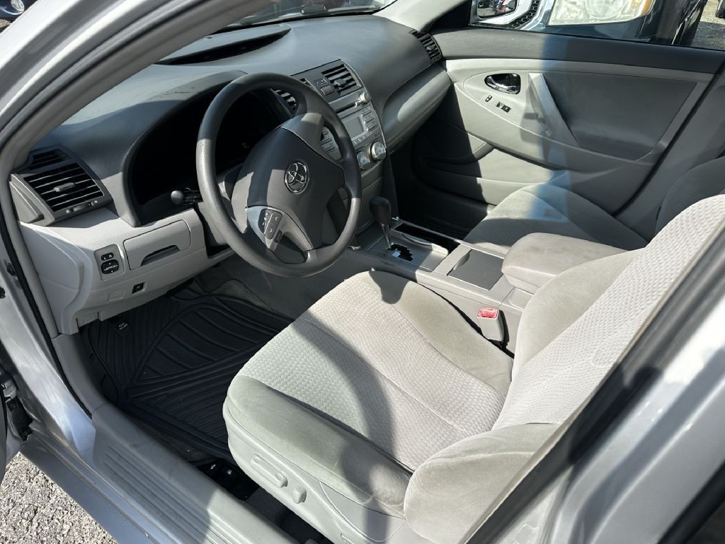 2010 Toyota Camry Image 4