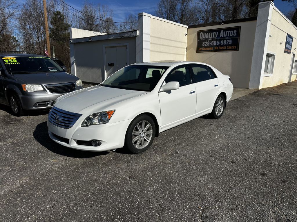 2010 Toyota Avalon Image 2
