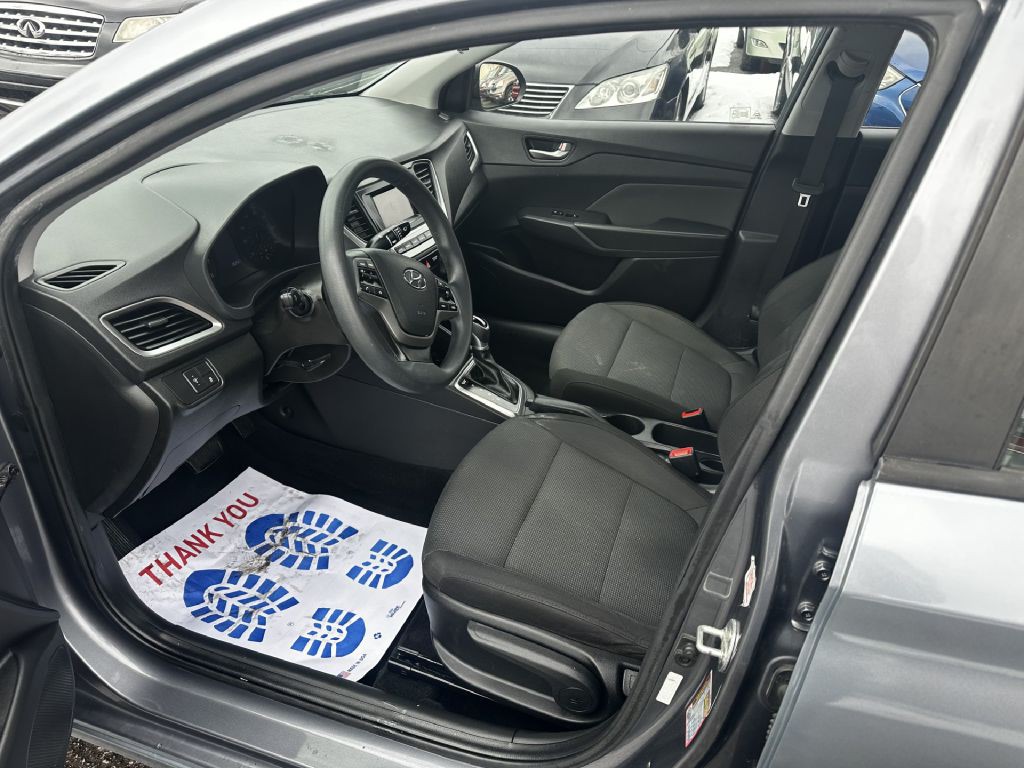 2018 Hyundai Accent Image 4