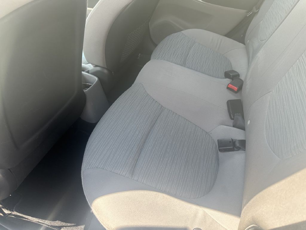 2016 Hyundai Accent Image 5