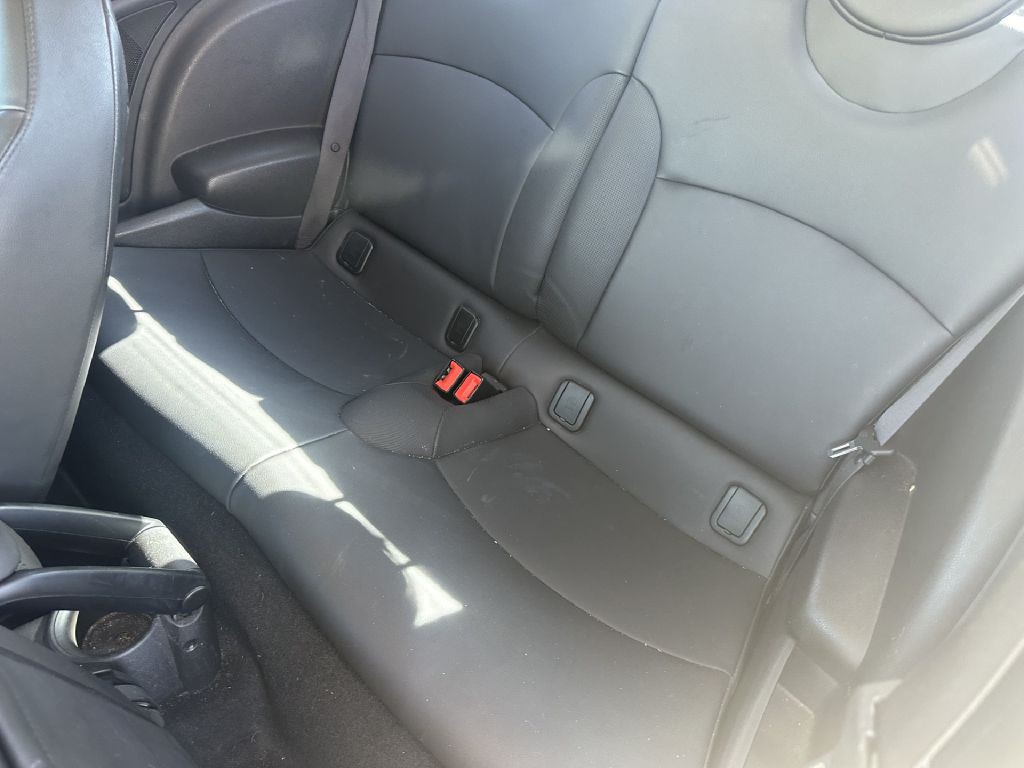 2011 MINI Cooper Image 5