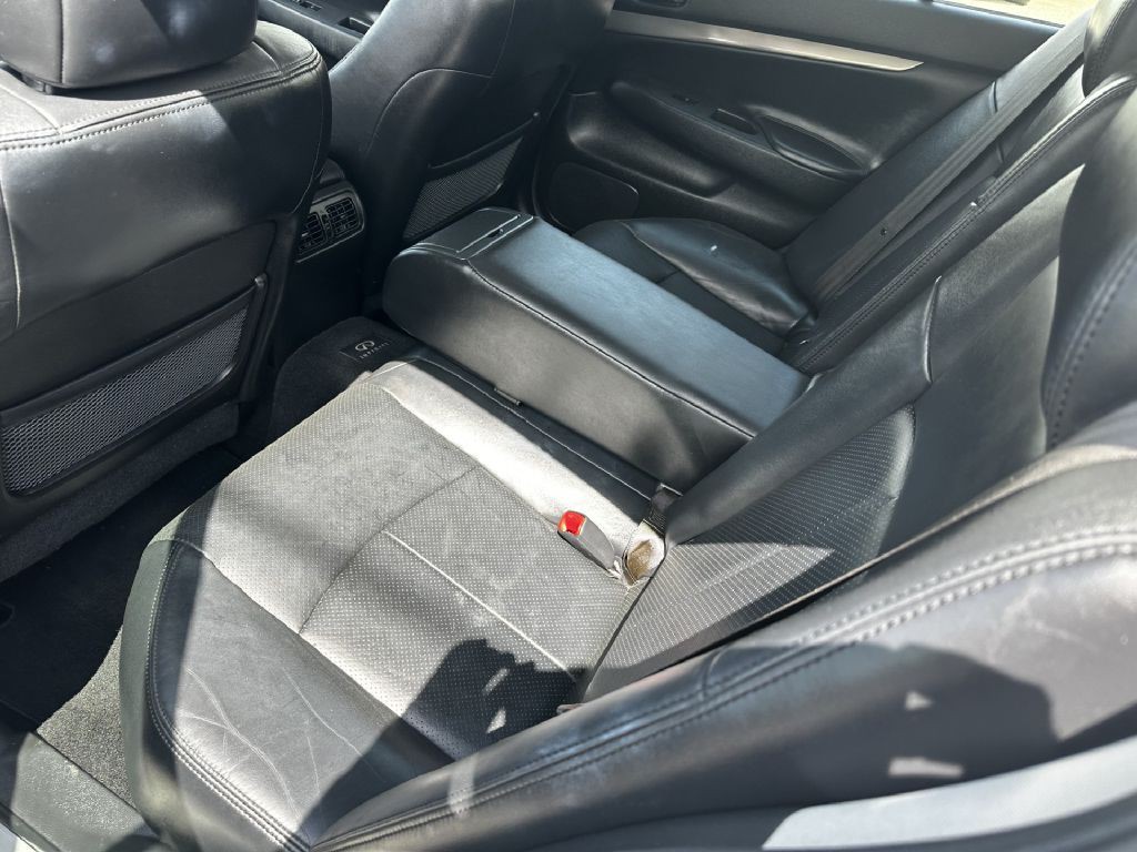 2012 INFINITI G37 Image 6