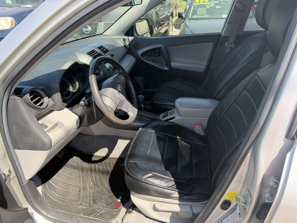 2011 Toyota Rav4 Image 4