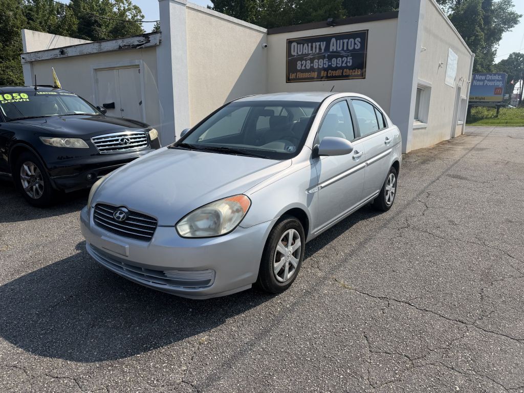 2007 Hyundai Accent Image 2