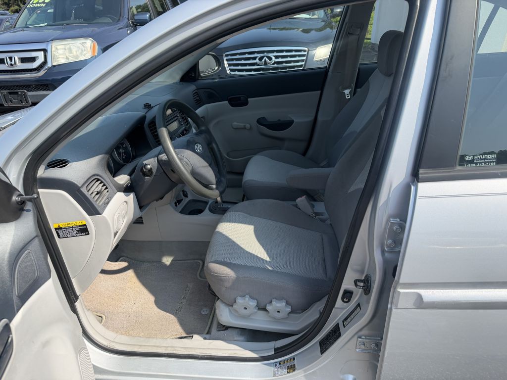 2007 Hyundai Accent Image 4