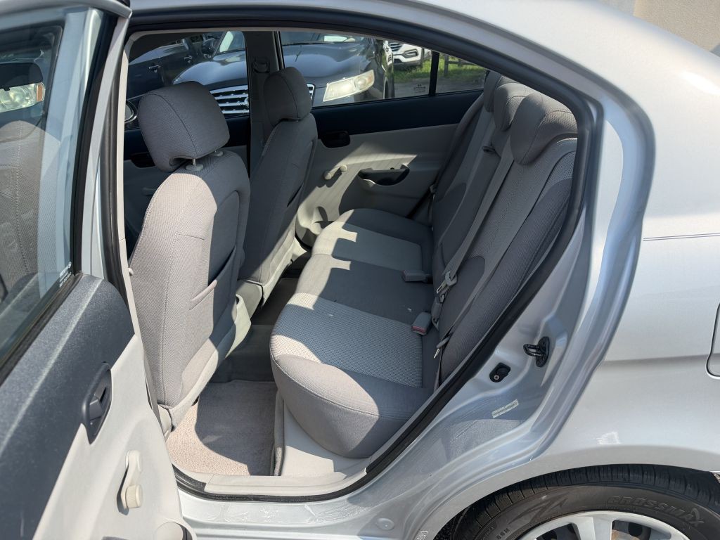 2007 Hyundai Accent Image 5